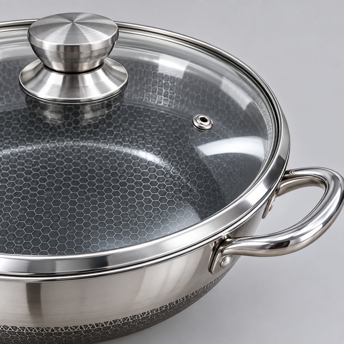Laser Coated Wok 28cm - Image 3